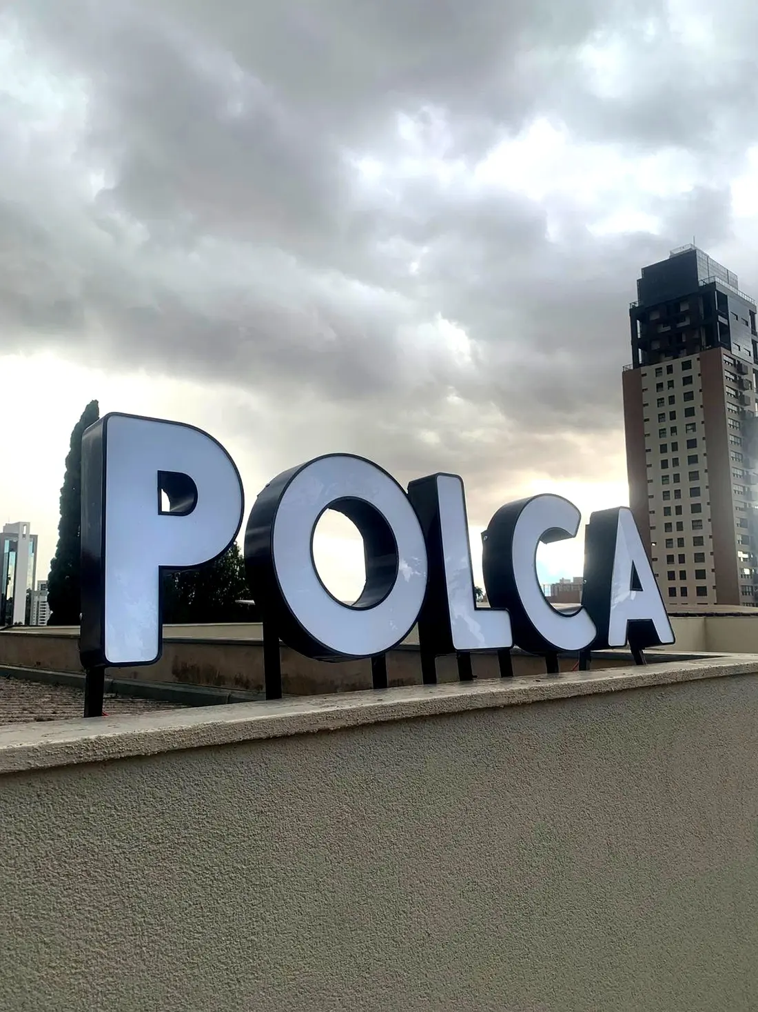 Letras caixa iluminadas POLCA